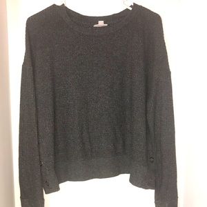 So sweater size L side snaps ribbed sleeves size gray